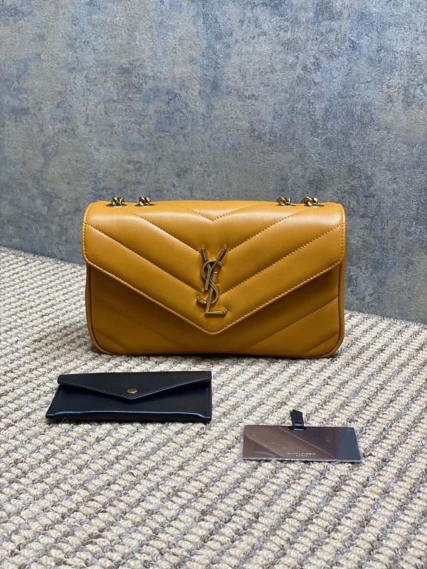YSL 新款 Lou Lou 链条包信封式手袋 姜黄色